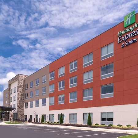 Holiday Inn Express & Suites Farmville By Ihg Exterior photo