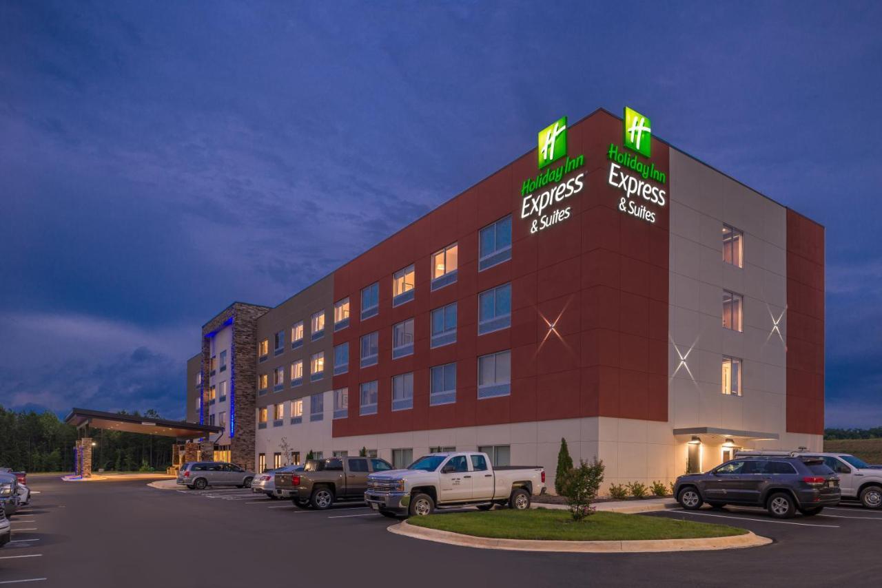 Holiday Inn Express & Suites Farmville By Ihg Exterior photo