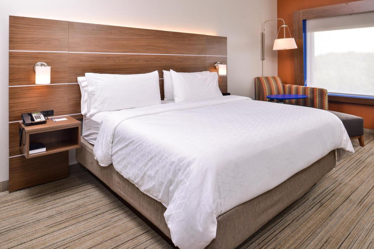 Holiday Inn Express & Suites Farmville By Ihg Exterior photo