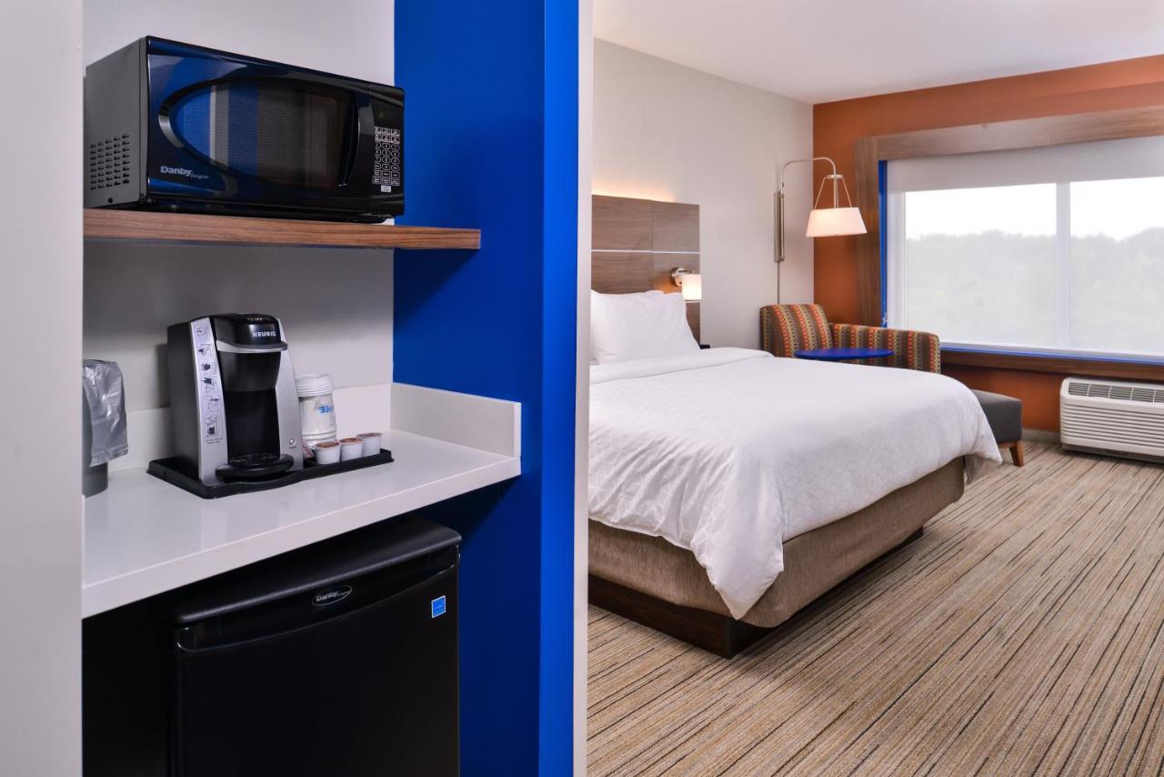 Holiday Inn Express & Suites Farmville By Ihg Exterior photo
