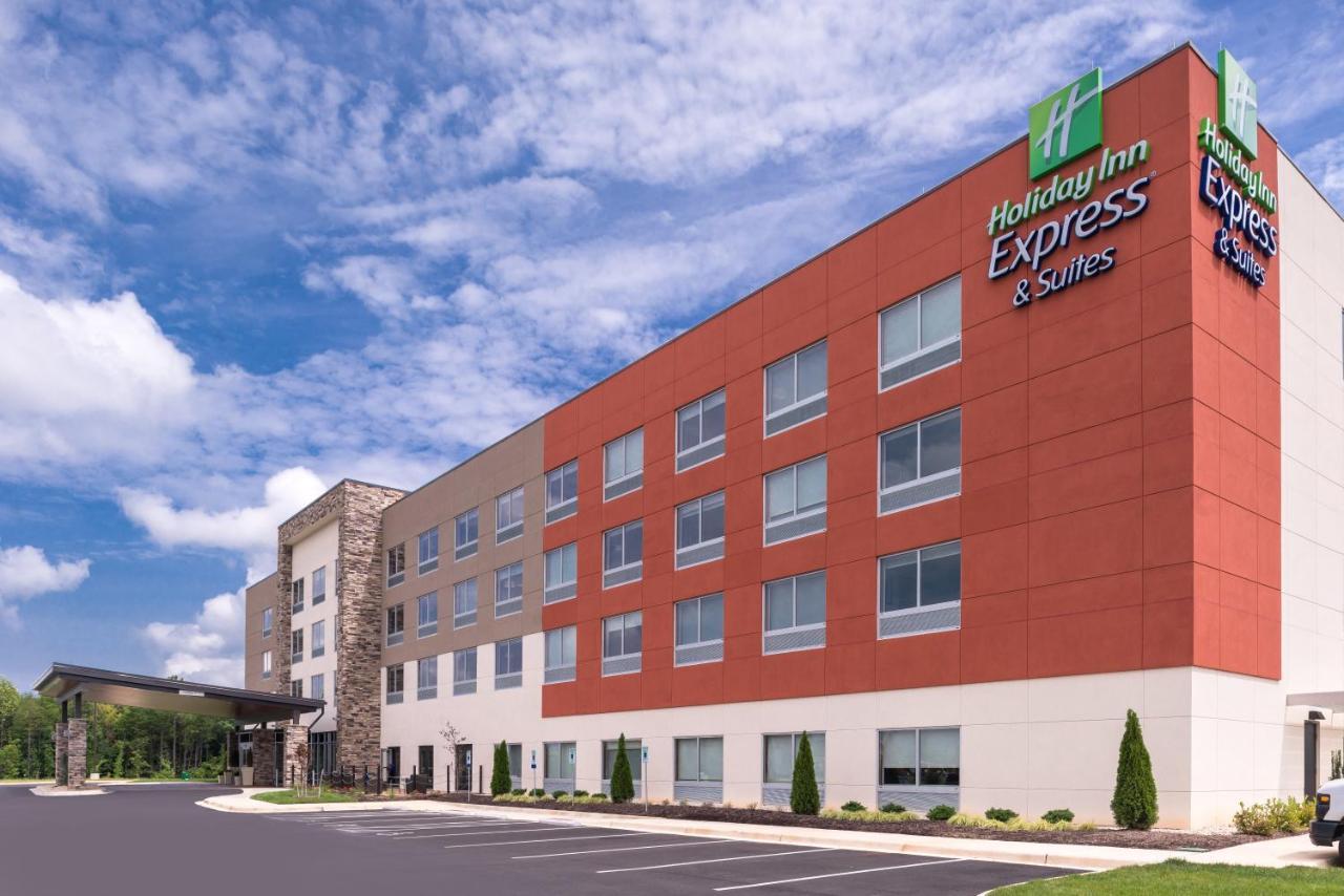 Holiday Inn Express & Suites Farmville By Ihg Exterior photo