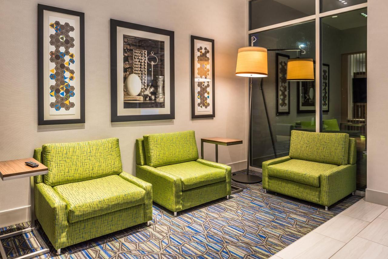 Holiday Inn Express & Suites Farmville By Ihg Exterior photo